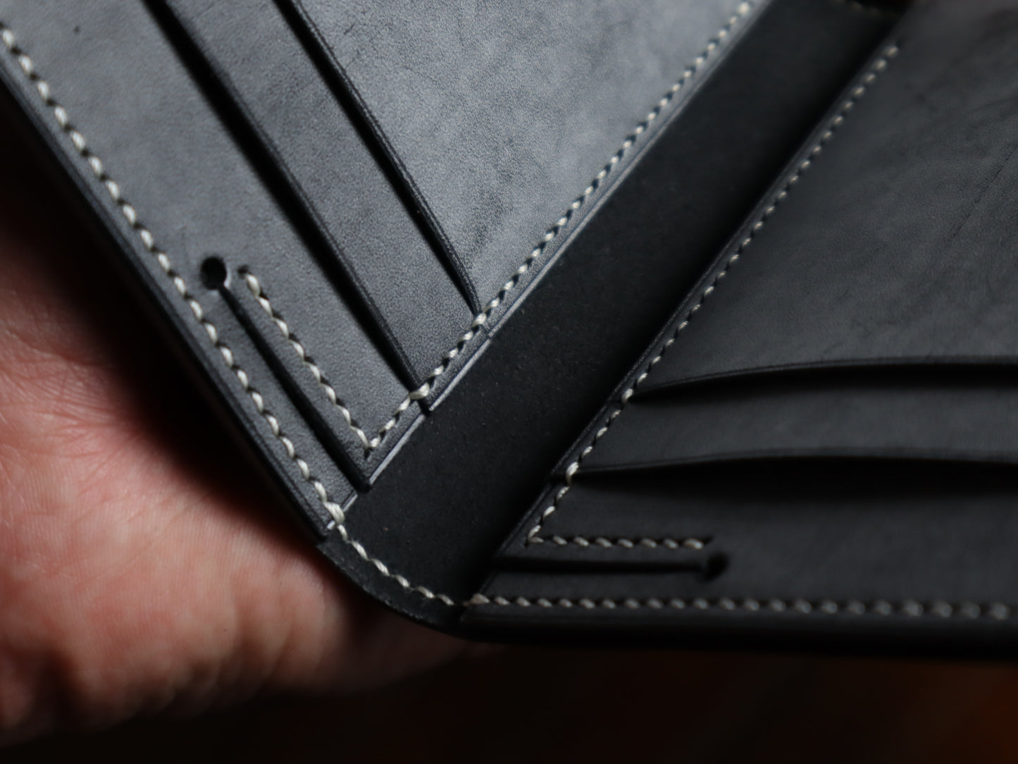 Compact Bifold - Ghost Wax Black