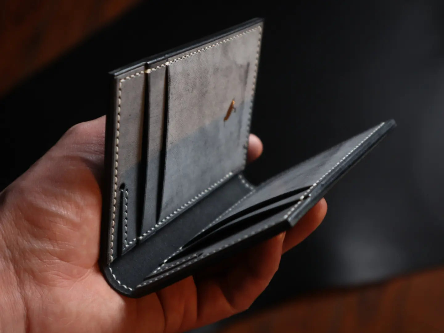 Compact Bifold - Ghost Wax Black